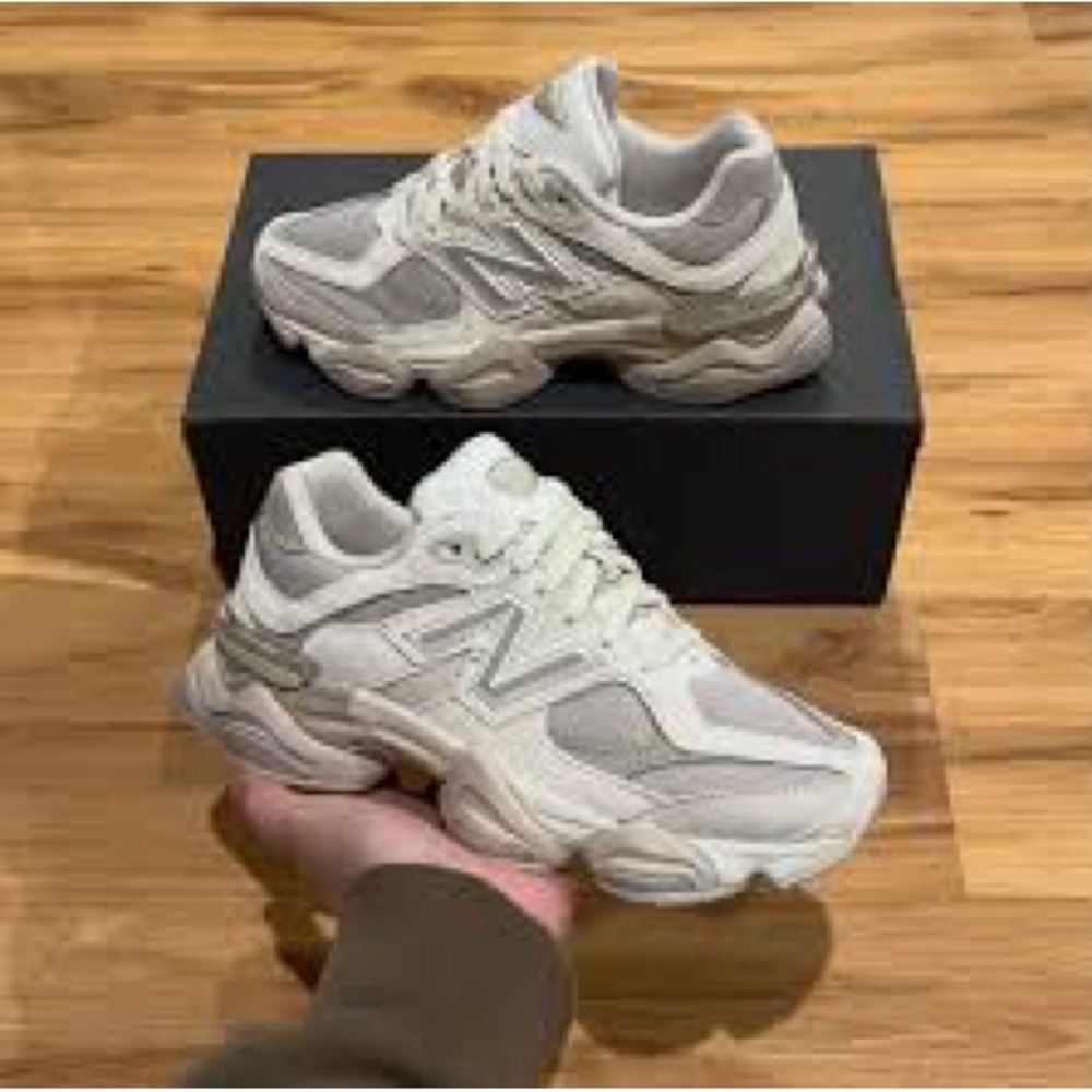 New Balance 9060 Cream and Gray Athletic Shoes Womens 7.5/Mens 6